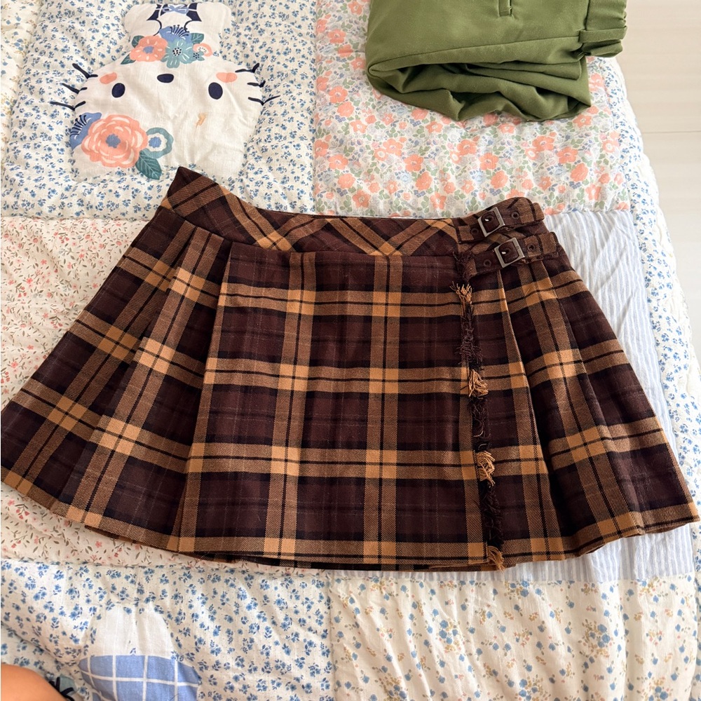 aritzia skirt